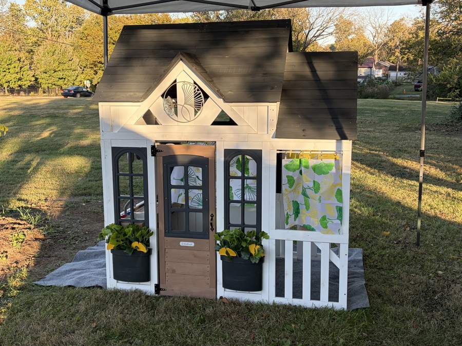 Ginkgo Cottage Playhouse Auction